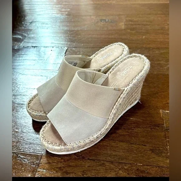 Toms-beige suede wedges-Size 8 - Picture 10 of 10